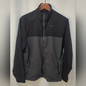 Nike Dri Fit Windbreaker Jacket Mens Med/Reg Full Zip Adjustable Cuffs Mesh Pkts